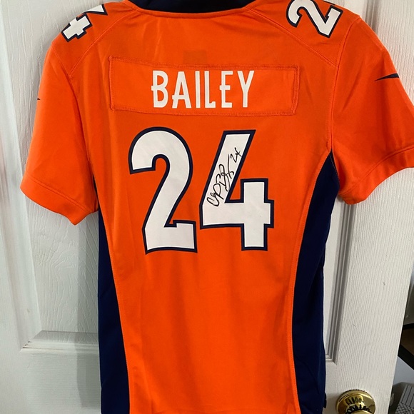 Nike Signed NFL Broncos Champ Bailey Jersey - Picture 2 of 3